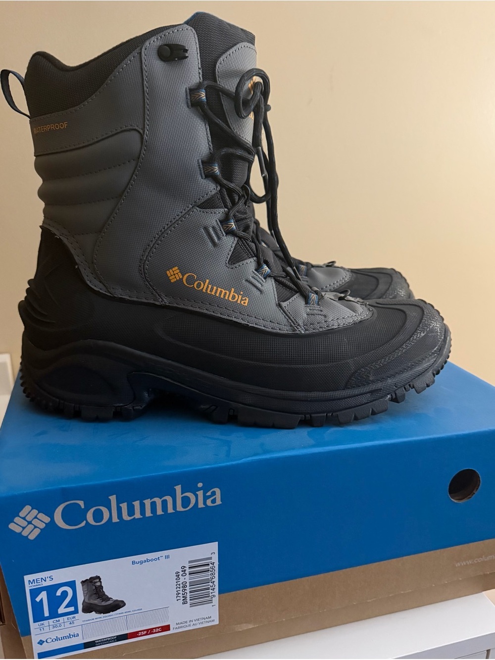 Columbia Gray and Black Insulated Waterproof Men's Boot